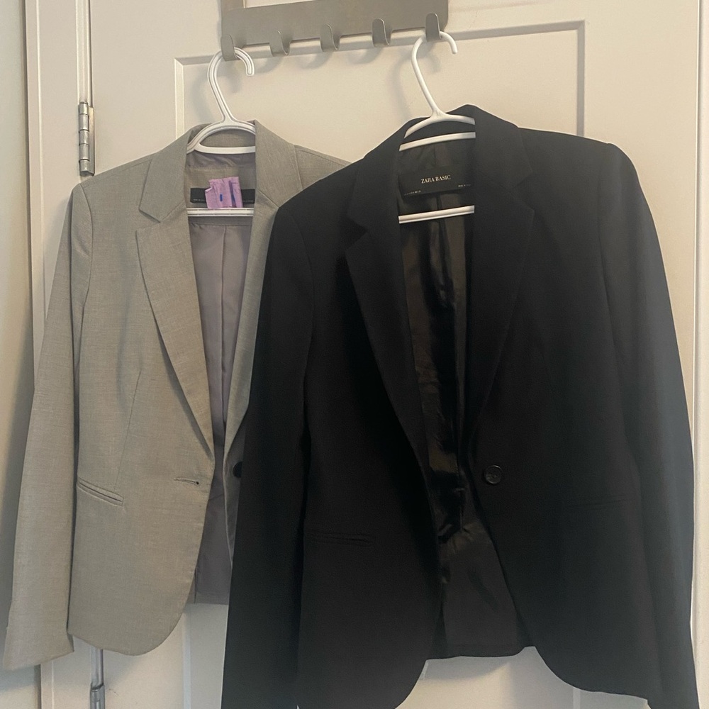 ❗️SOLD ❗️Zara Black and Gray Lightweight Blazer